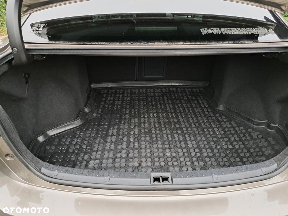 Toyota Avensis 2.0 Premium MS - 7