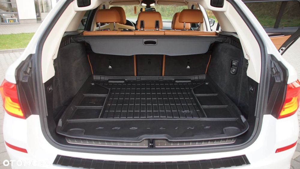 BMW Seria 5 520d Sport Line - 12