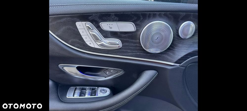 Mercedes-Benz Klasa E 220 d 9G-TRONIC - 21