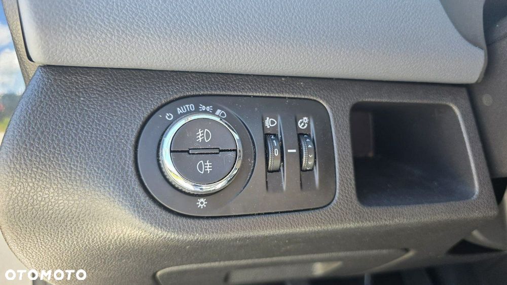 Opel Meriva - 12
