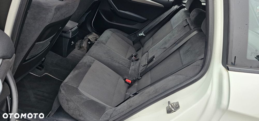 BMW X1 sDrive20d - 14