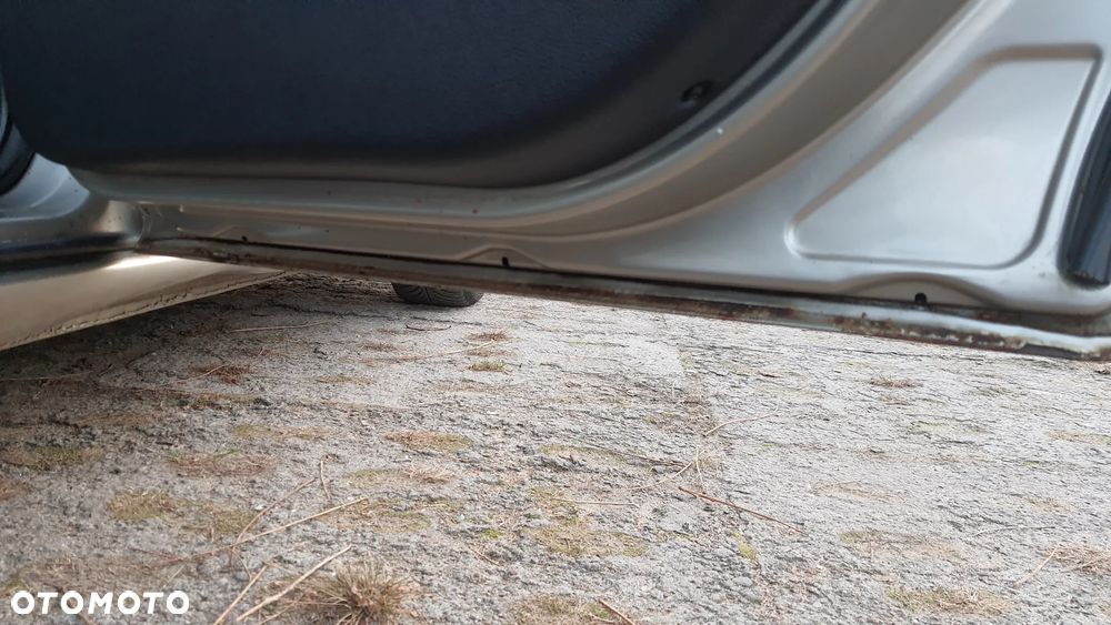 Ford Mondeo 2.0 Trend - 11