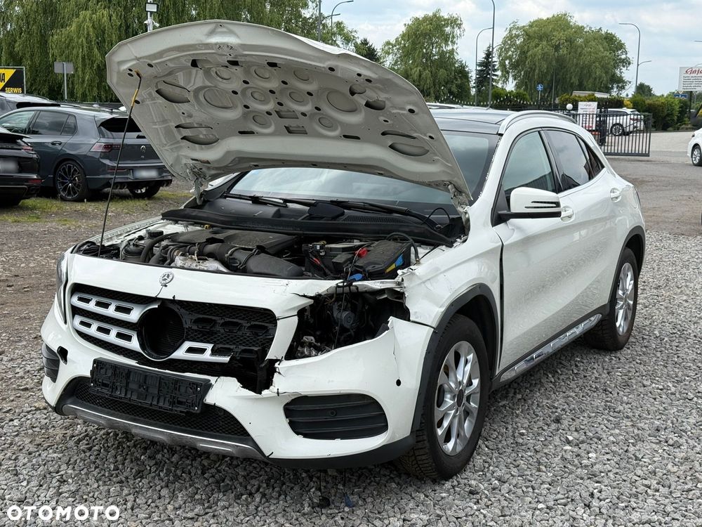 Mercedes-Benz GLA 250 7G-DCT AMG Line - 9