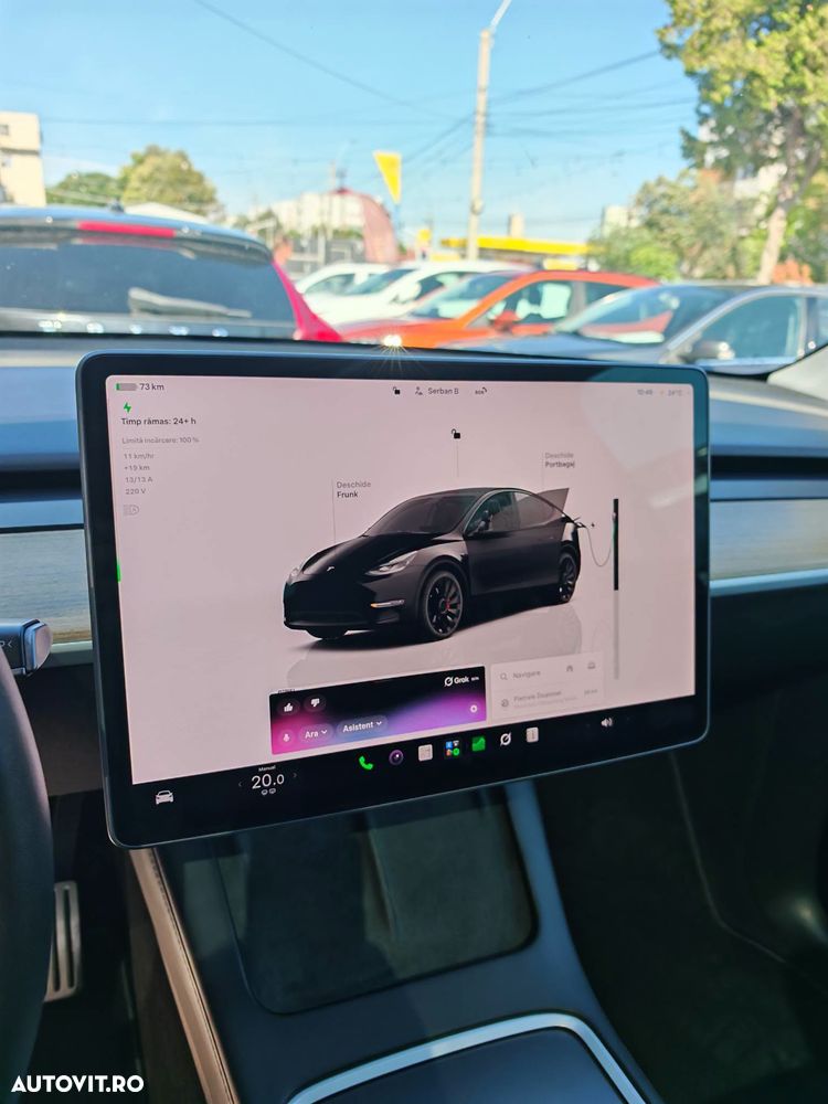 Tesla Model Y Performance Dual Motor AWD - 8