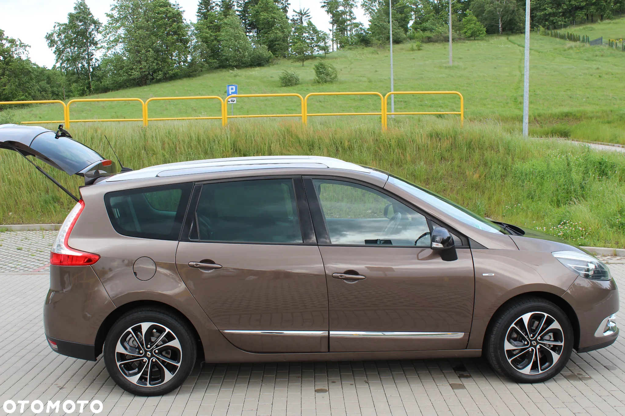 Renault Grand Scenic dCi 160 FAP Bose Edition - 10