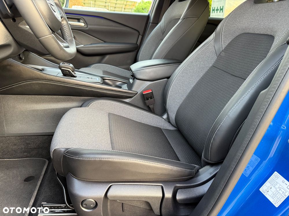 Nissan Qashqai 1.3 DIG-T N-Connecta DCT - 33