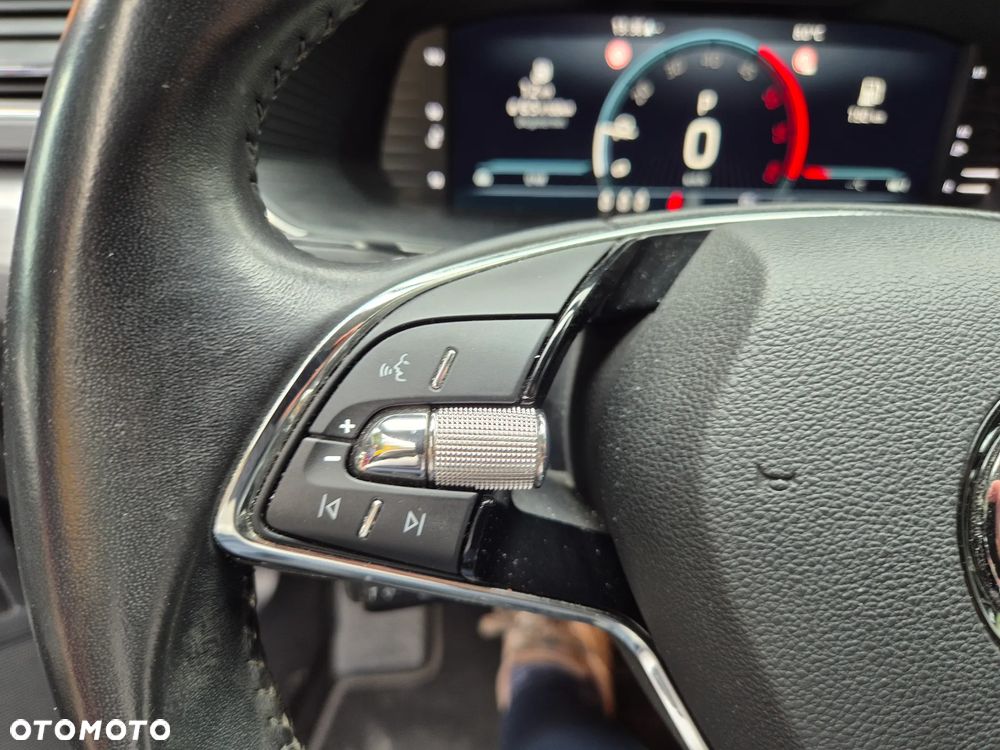 Skoda Superb 2.0 TDI DSG Ambition - 8