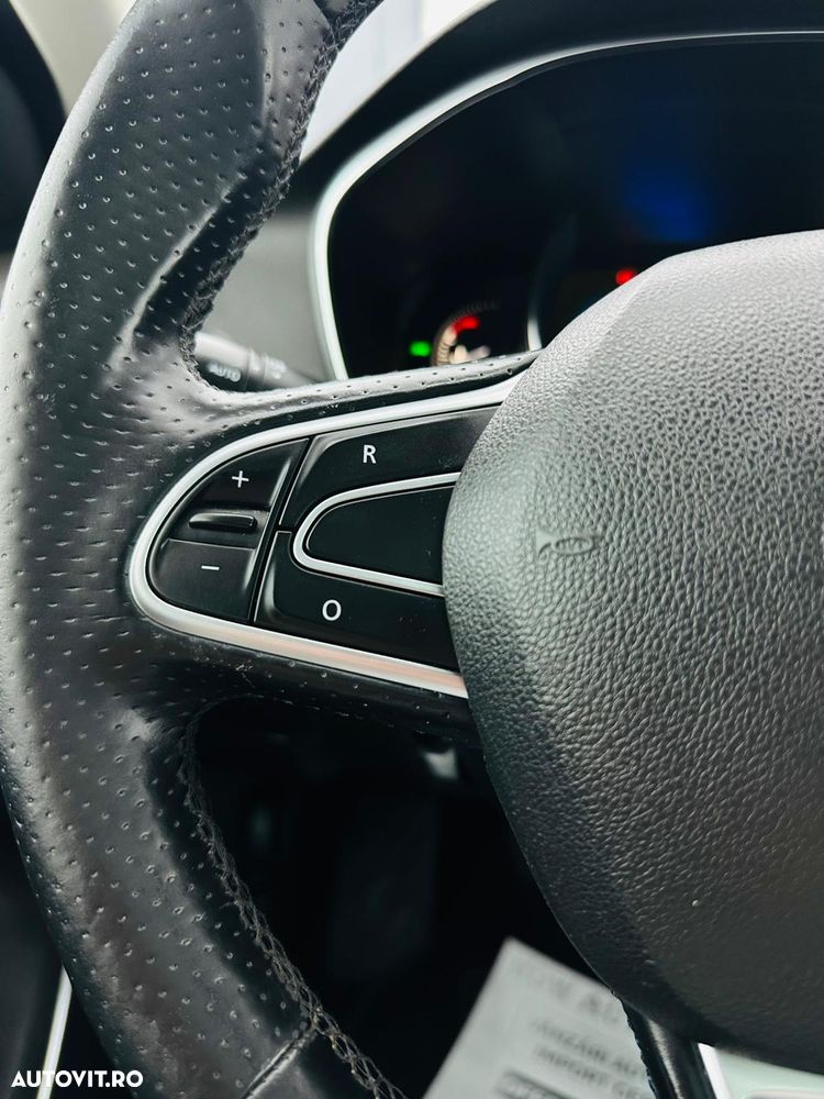 Renault Megane ENERGY dCi 130 GT LINE - 29