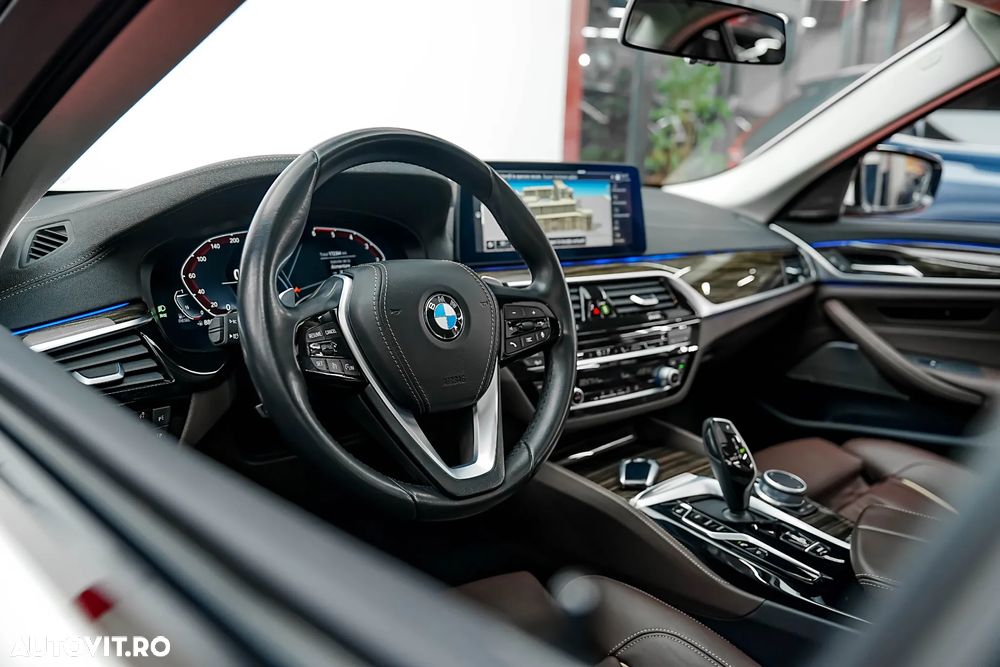 BMW Seria 5 520d Efficient Dynamics Edition Aut. Sport Line - 16