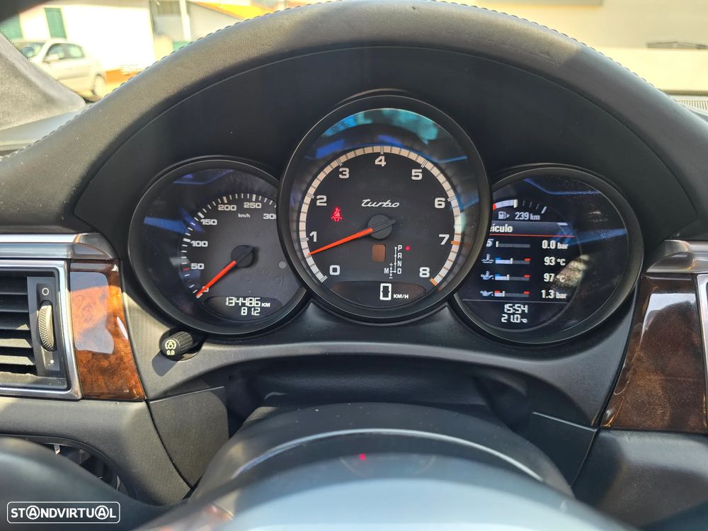 Porsche Macan Turbo PDK - 17