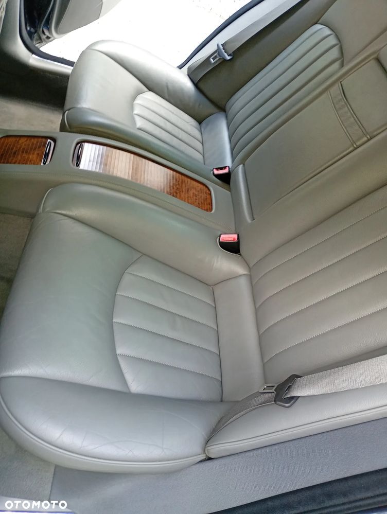 Mercedes-Benz CLS - 12