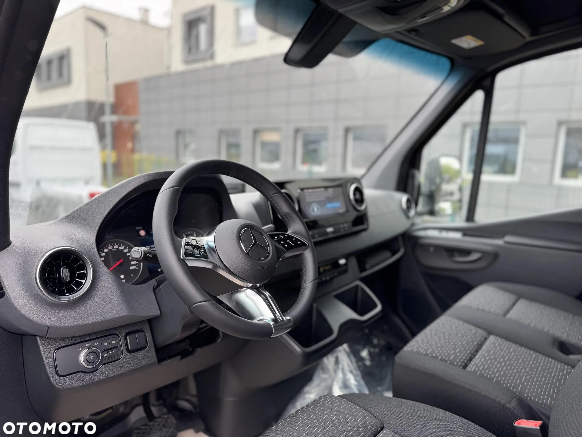 Mercedes-Benz Sprinter - 7