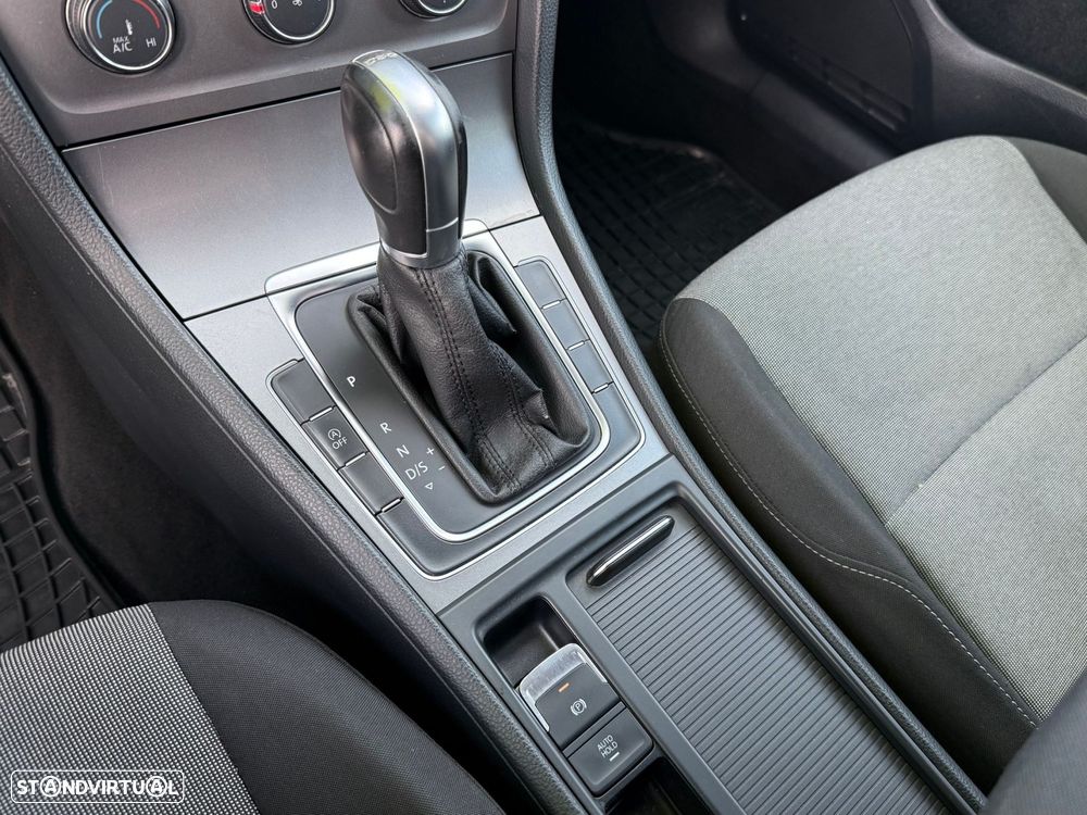 VW Golf 1.6 TDi Trendline DSG - 17