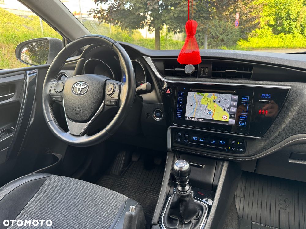 Toyota Auris 1.6 D-4D Premium - 13