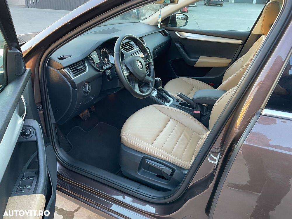 Skoda Octavia 1.6 TDI DSG Ambition - 7