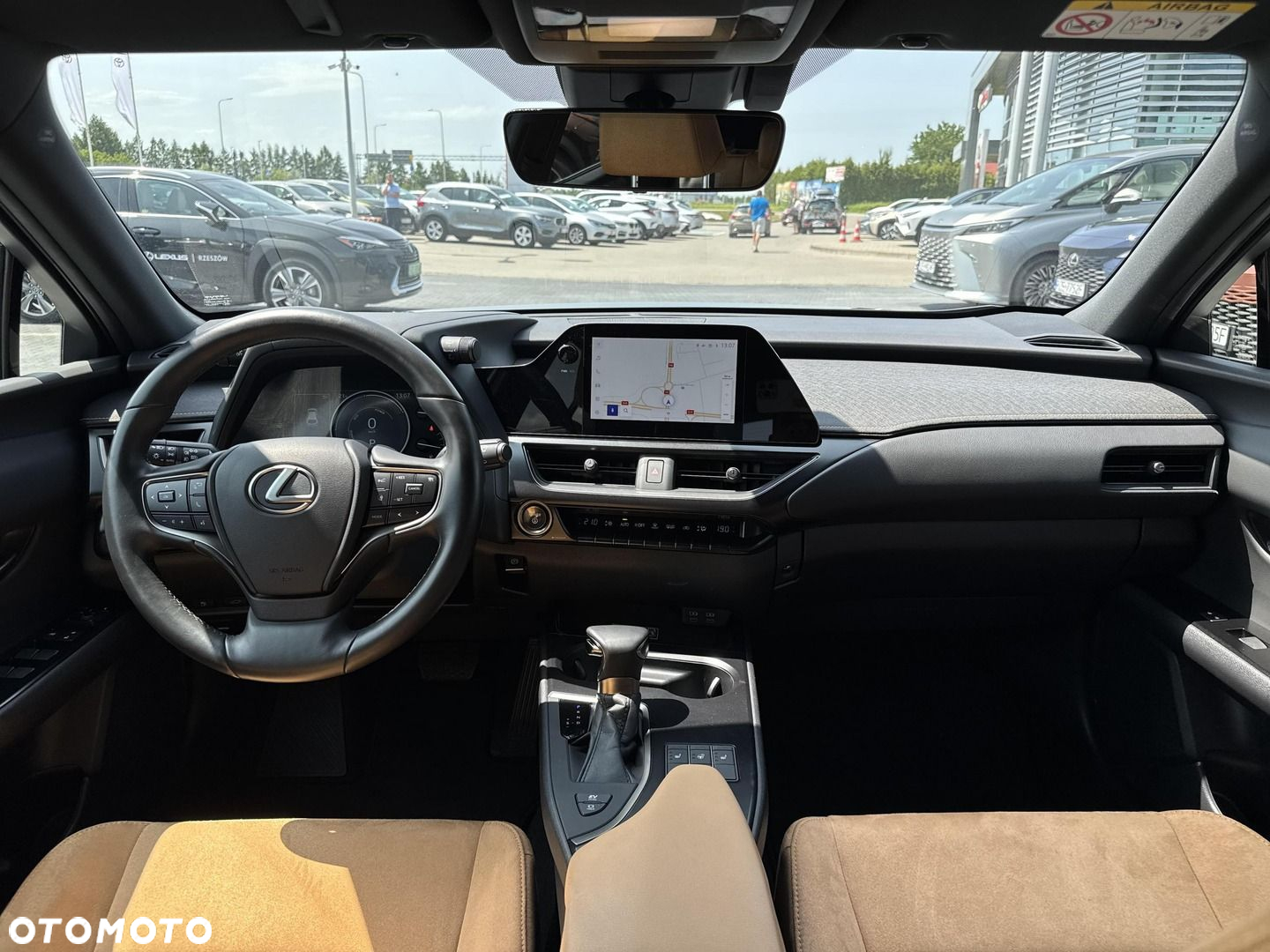 Lexus UX - 16