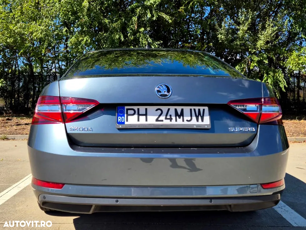 Skoda Superb 2.0 TDI DSG Ambition - 11