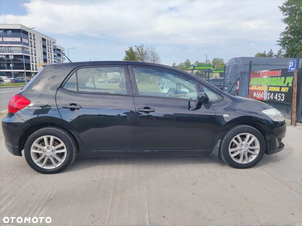 Toyota Auris 1.6 VVT-i Executive - 4