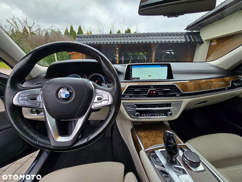 BMW Seria 7 740Li - 10