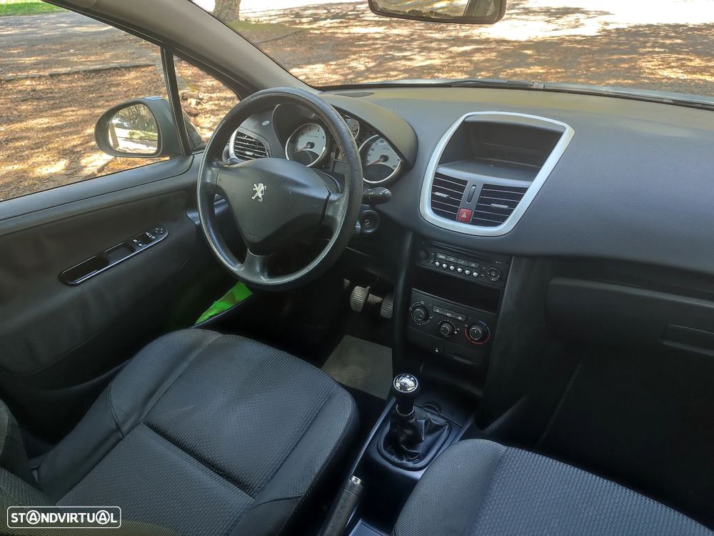 Peugeot 207 1.4 16V Active - 13
