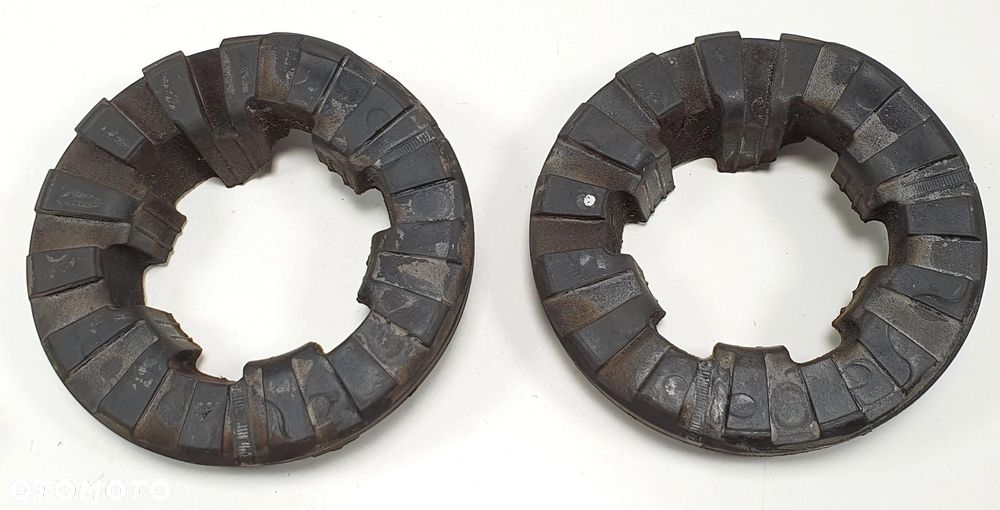 GUMA PODKŁADKA SPRĘŻYNY TYŁ DISCOVERY SPORT L550 - 2