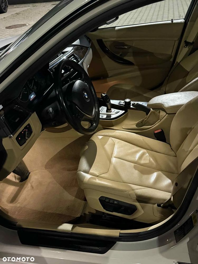 BMW Seria 3 328i Touring xDrive Luxury Line - 9