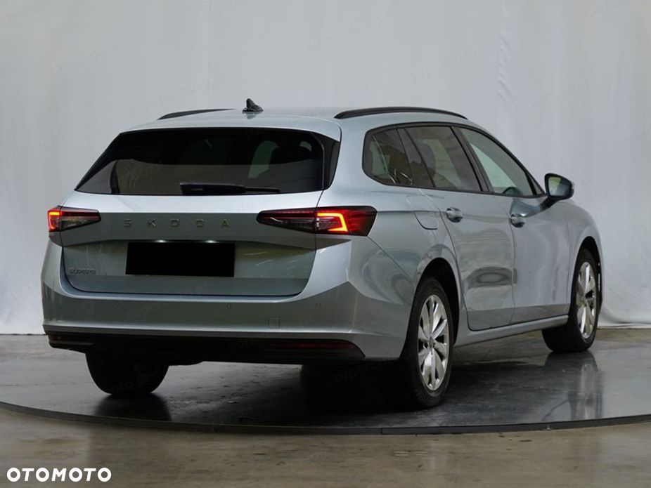Skoda Superb 2.0 TDI SCR Drive DSG - 7