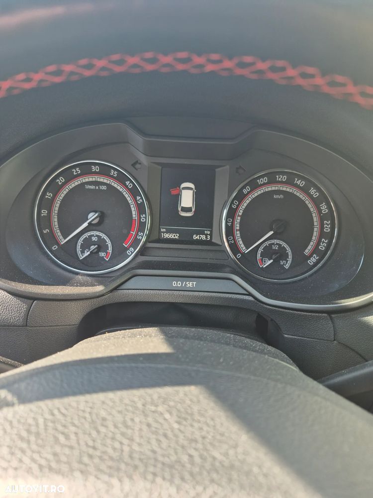 Skoda Octavia 2.0 TDI 4X4 DSG RS - 1