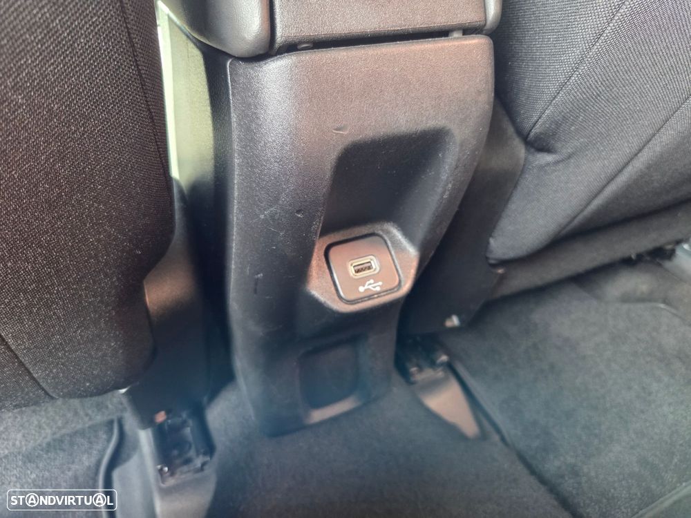 Jeep Renegade 1.0 T Limited - 31