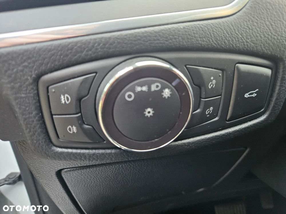 Ford S-Max - 13