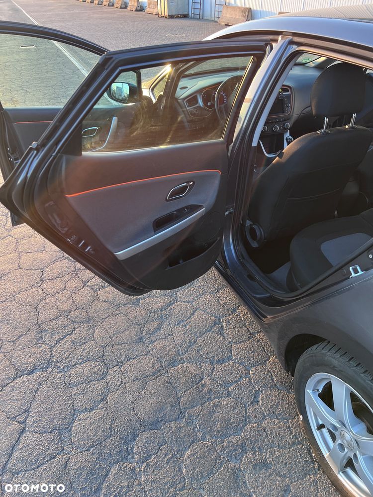 Kia Ceed - 10