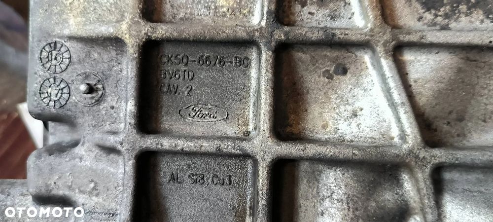 CK5Q6676BC Land Rover Range Rover L405 4.4 D automat 2014 Miska olejowa - 4