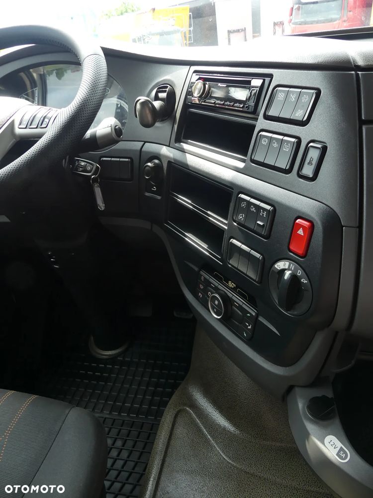 DAF XF 106.480 / LOW DECK / IDEALNY STAN / SUPER SPACE CAB / - 30