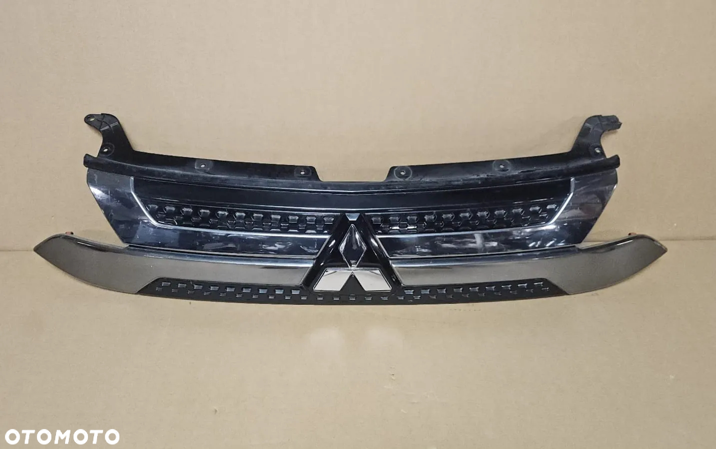 MITSUBISHI OUTLANDER 3 III LIFT 18- ATRAPA / GRILL PRZEDNI PRZÓD 7450B298 - 2