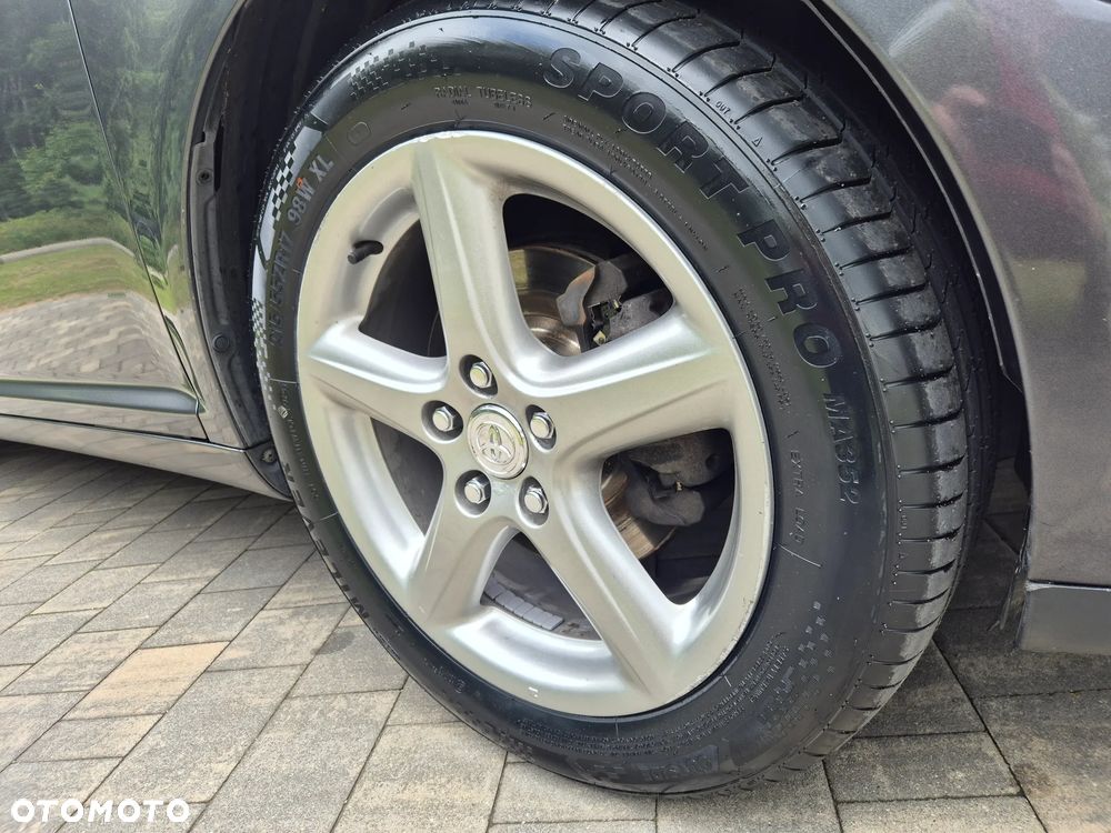 Toyota Avensis 2.2 D-CAT Sol plus NAVI - 28