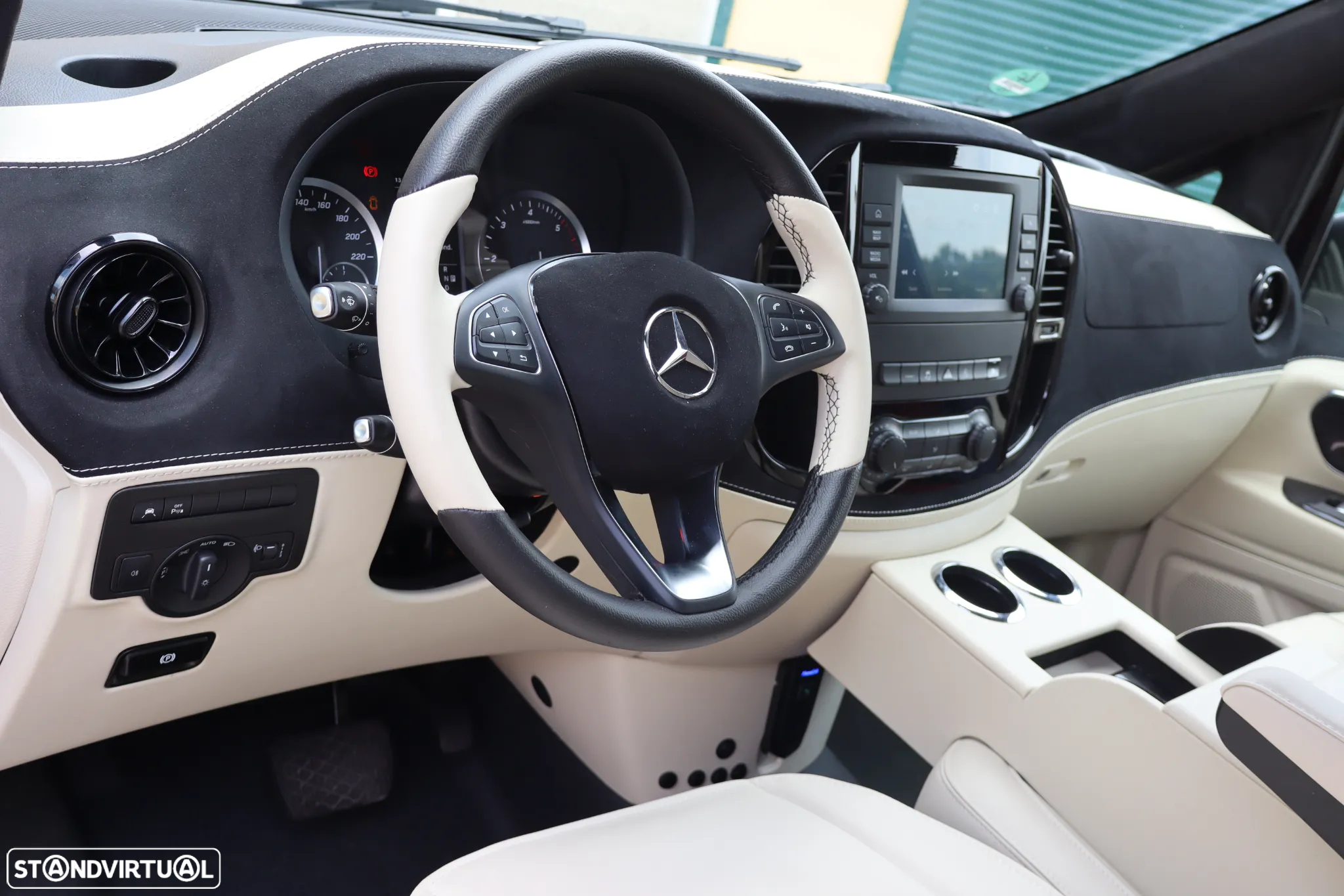 Mercedes-Benz Vito Tourer - 8