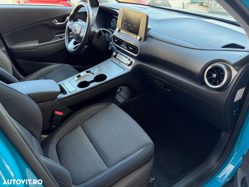 Hyundai KONA Select - 8
