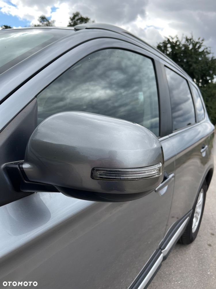 Mitsubishi Outlander 2.2 DI-D 4WD Automatik Diamant Edition - 30