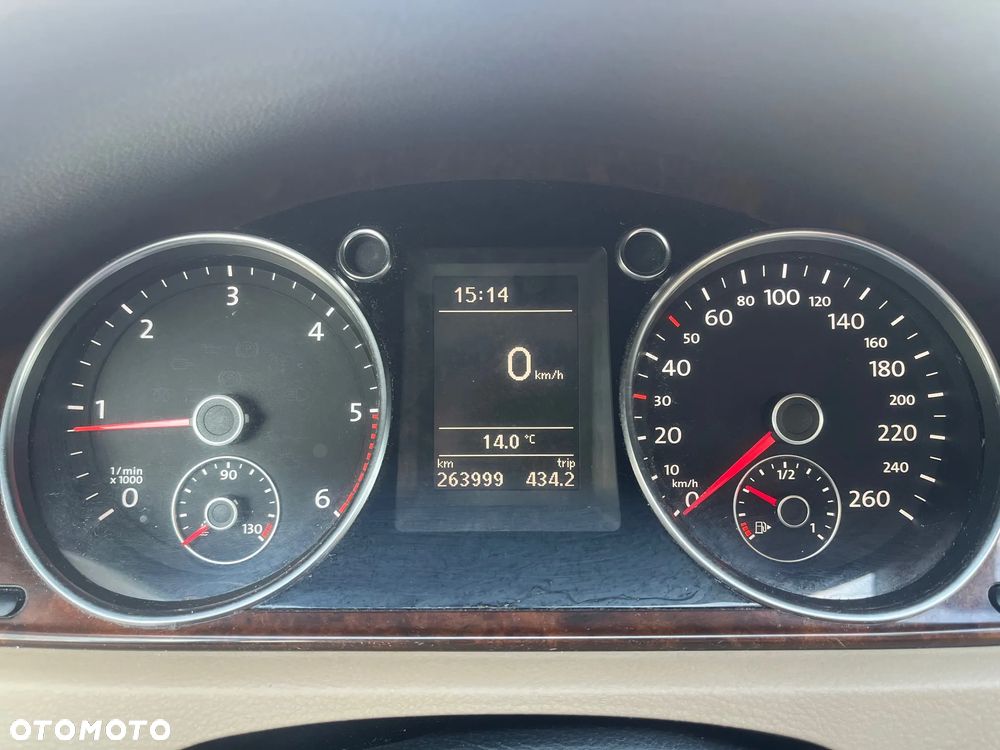 Volkswagen Passat 2.0 TDI Highline - 15