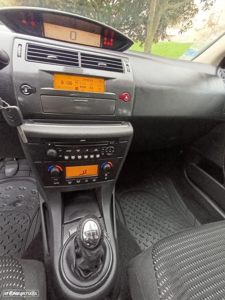 Citroën C4 1.6 HDi Exclusive - 21