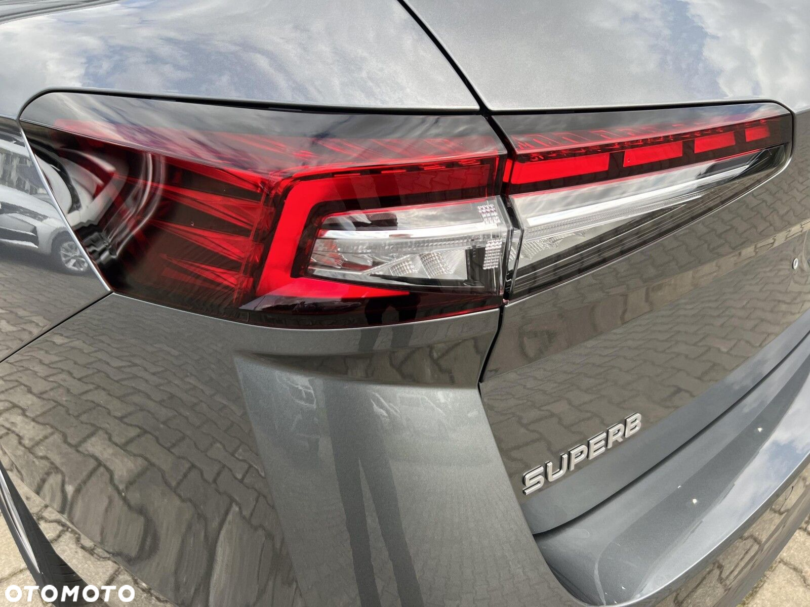 Skoda Superb 2.0 TDI SCR Edition 130 DSG - 10