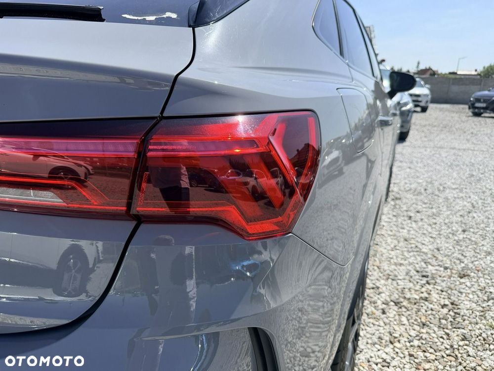 Audi RS Q3 2.5 TFSI quattro S tronic - 11