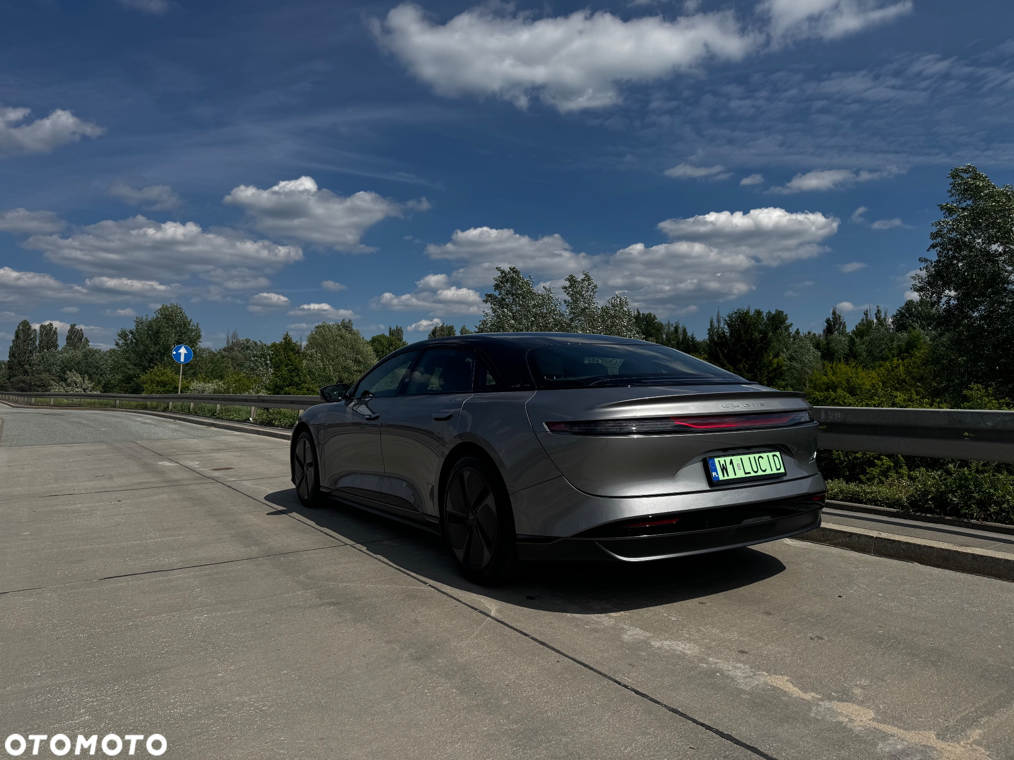 Lucid Air - 11