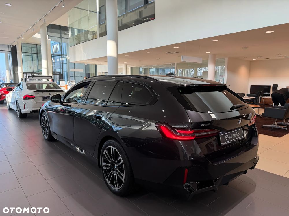 BMW Seria 5 540d xDrive mHEV M Sport - 3