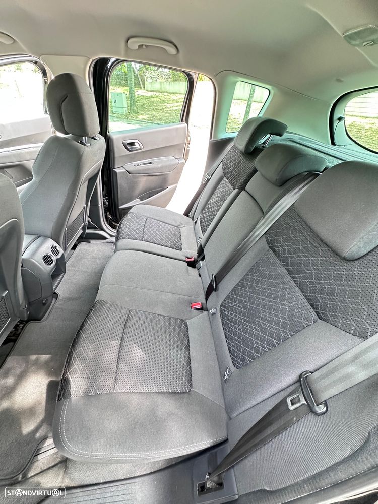 Peugeot 3008 1.6 BlueHDi Style EAT6 - 28