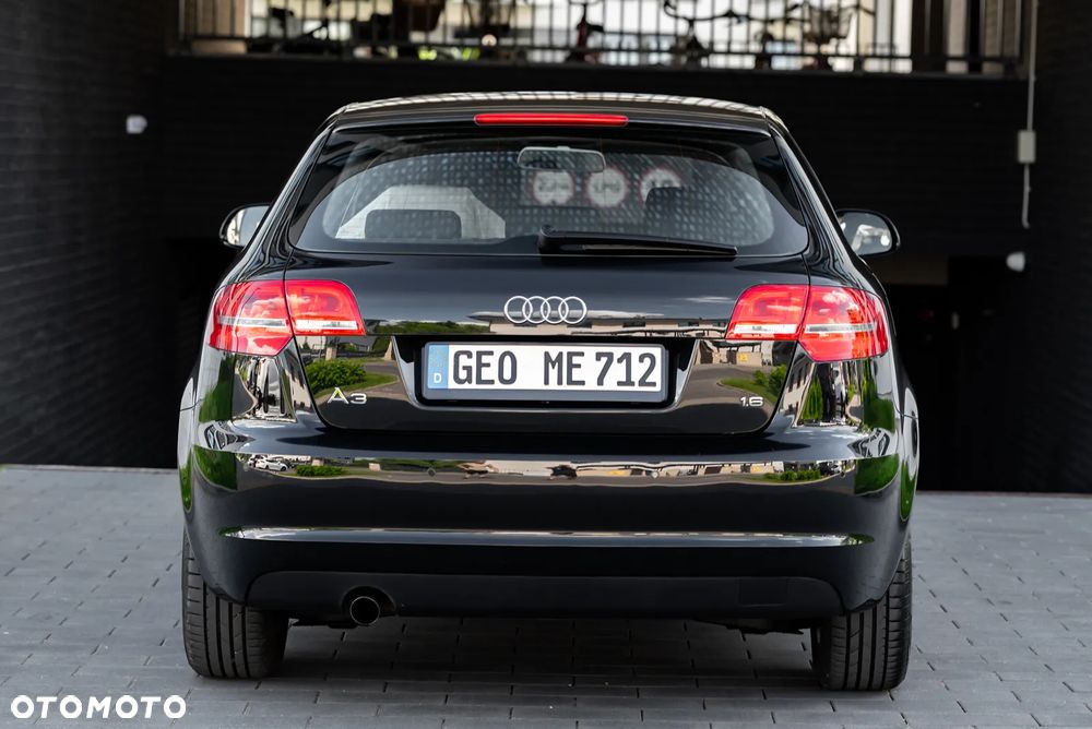 Audi A3 Sportback 1.6 Ambiente - 8
