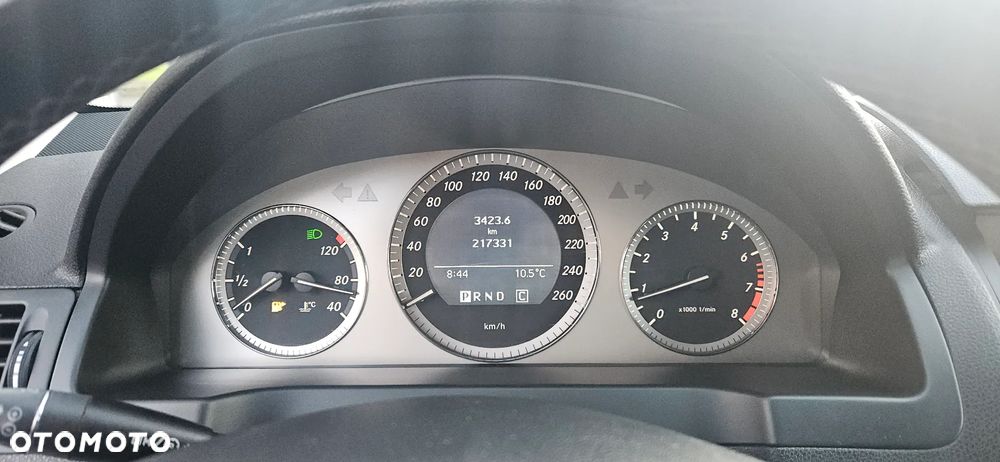 Mercedes-Benz Klasa C 180 BlueEFFICIENCY 7G-TRONIC Avantgarde - 32