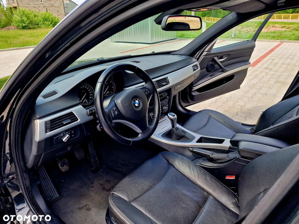 BMW Seria 3 320d xDrive - 22