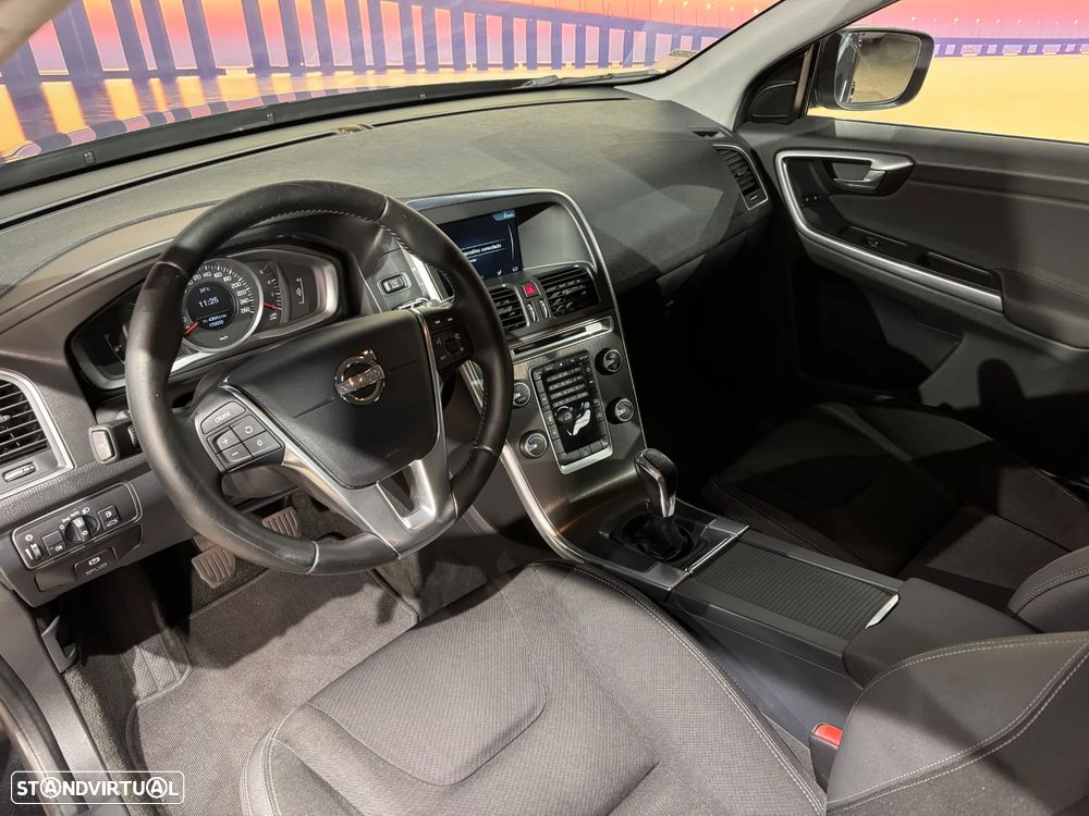 Volvo XC 60 2.0 D4 Momentum - 12