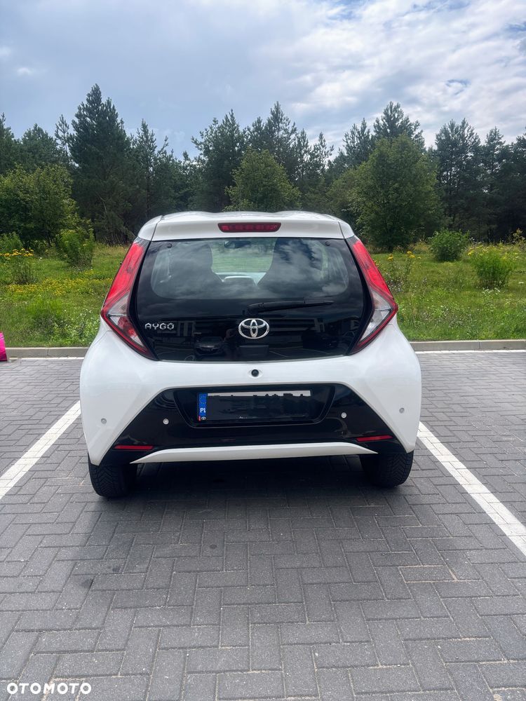 Toyota Aygo x-play - 4